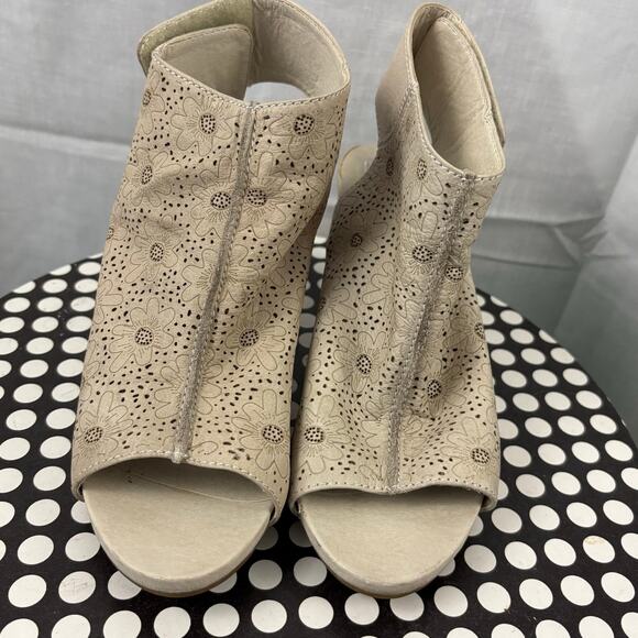 Lartiste Spring Step Fab Heels Cream Leather Women's Size 36 5.5-6 US - Picture 6 of 6